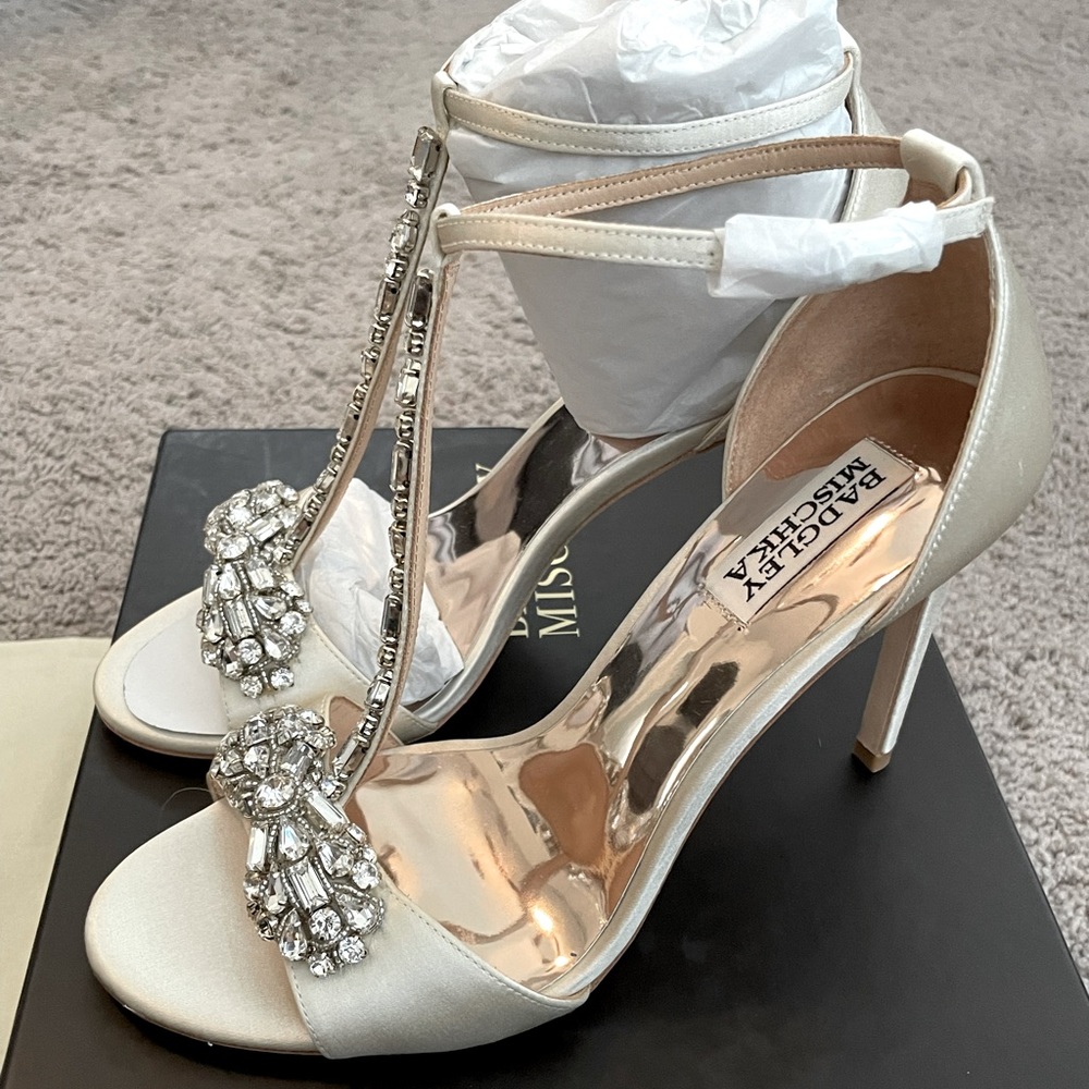 ✨NEW Bradley Mischka Pascale Ivory Satin Heels